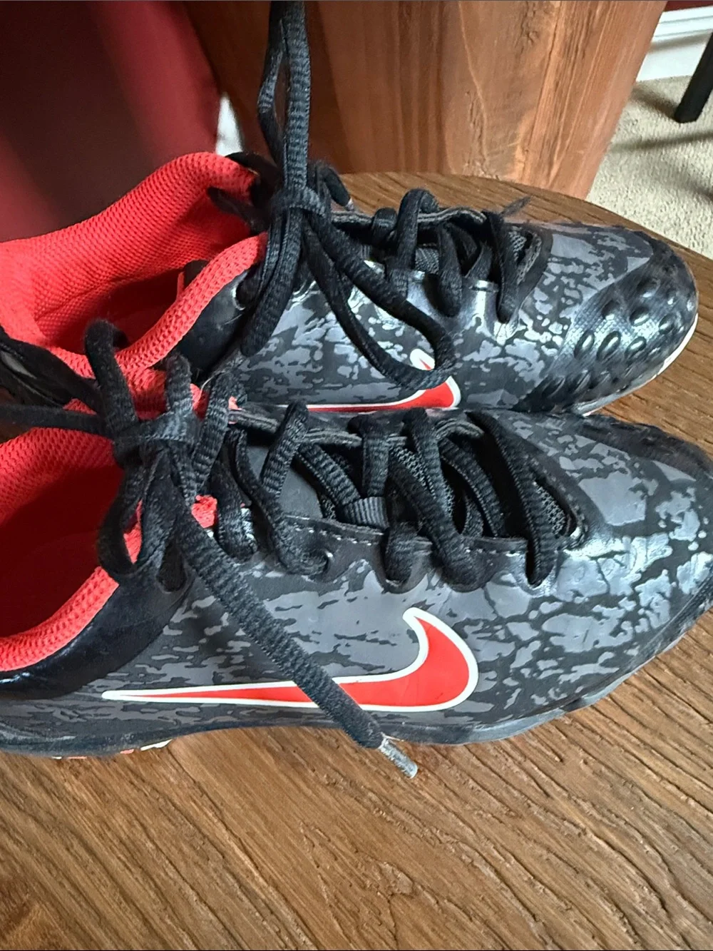 Nike Hyperdiamond Keystone Softball Baseball Cleats. Youth Size 13
